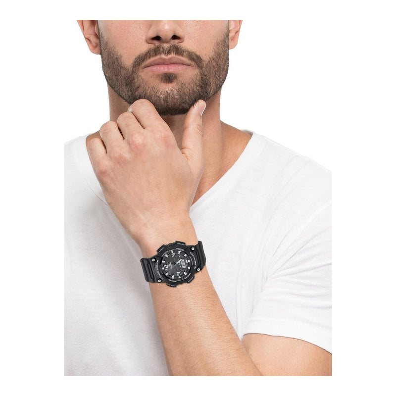 Reloj Casio AQS800W con pantalla analógica y digital, energía solar, temporizador, alarma y luz LED