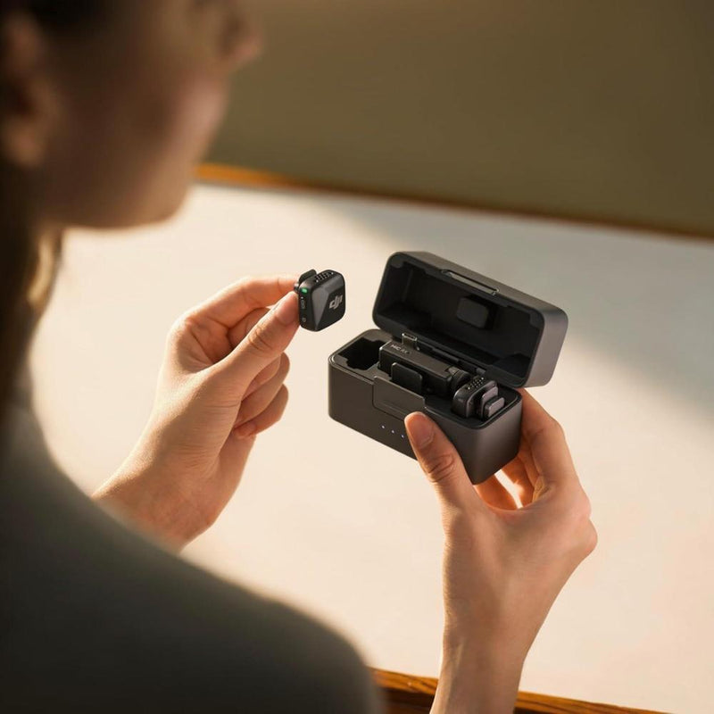 Micrófono inalámbrico DJI Lavalier Mini para iPhone, cámara y Android, diseño ultraligero con audio detallado y cancelación de ruido