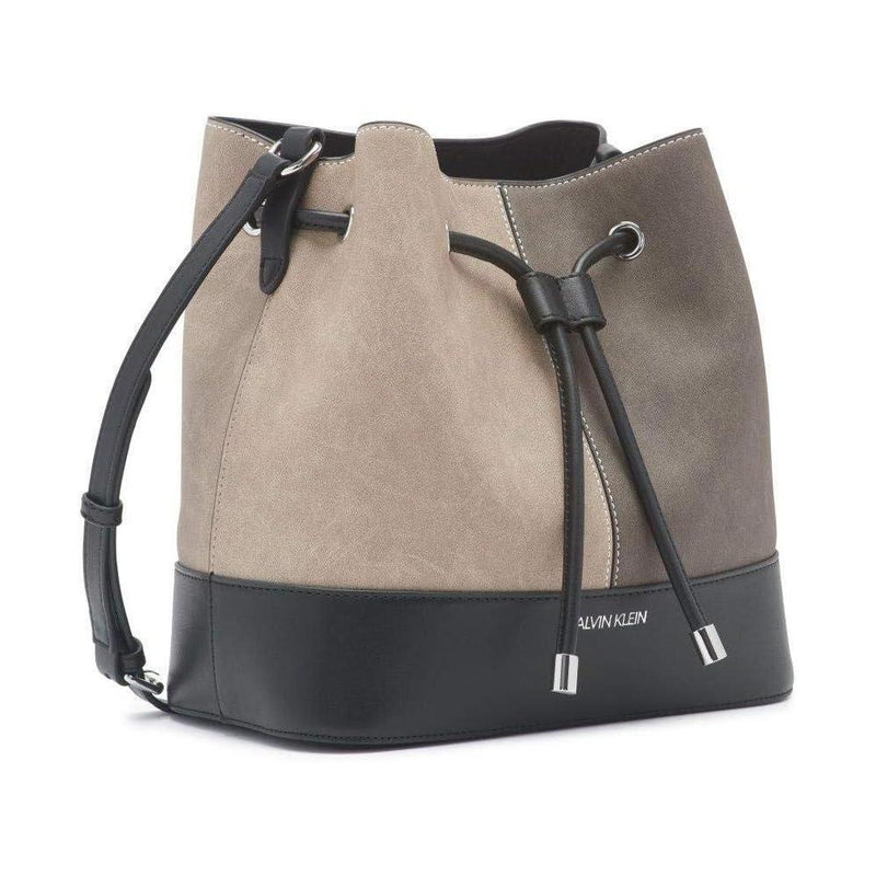 Bolsa al hombro Gabrianna de piel vegana Calvin Klein para mujer