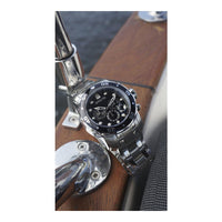 Reloj cronógrafo Invicta Pro Diver con correa de acero inoxidable, modelo plateado, ideal para actividades acuáticas