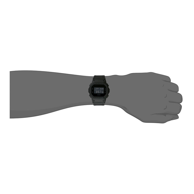 Reloj digital Casio G Shock DW-5600BB-1CR, movimiento de cuarzo, resistente al agua y golpes, ideal para deportes acuáticos
