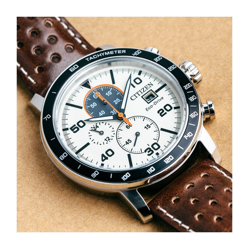 Reloj Citizen Eco-Drive Weekender Brycen cronógrafo con caja de acero inoxidable y correa de cuero marrón