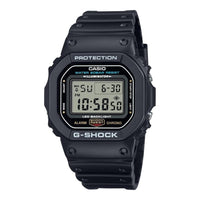 Casio G-Shock reloj digital clásico para hombre con alarma, cronómetro y resistencia al agua, modelo DW5600UE-1V