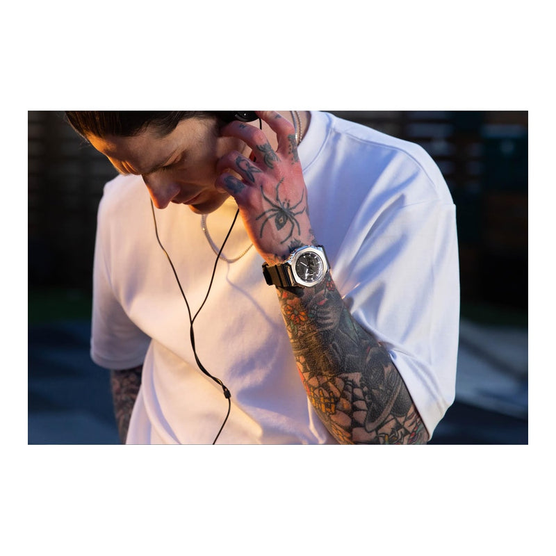 G-Shock Reloj Casio GM2100-1A con banda de resina negra y cubierta de metal, diseño octogonal deportivo, resistente al agua