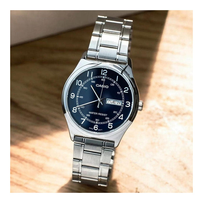 Reloj Casio para hombre de acero inoxidable, esfera negra y función de fecha, modelo MTP-V006D-1B2, diseño casual