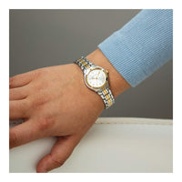 Reloj de pulsera Anne Klein para mujer, diseño elegante con movimiento de cuarzo japonés y resistencia al agua