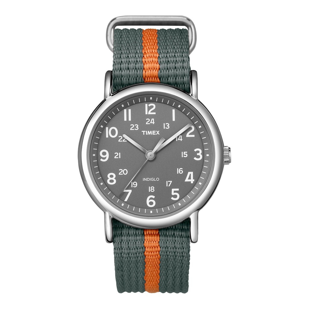 Reloj Timex Weekender Unisex con luz INDIGLO, correa de nailon ajustable, esfera gris y resistencia al agua