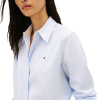 Tommy Hilfiger Women's Oxford Long Sleeve Button Down Shirt in Regular Fit
