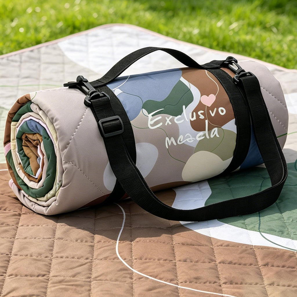Exclusivo Mezcla Waterproof Picnic Blankets 80x80 Inch, 3 Layer Extra Large, Sandproof and Foldable Outdoor Blanket for
