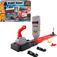 Hot Wheels Racing Formula 1 Grid Start Track Set & 2 Toy Cars