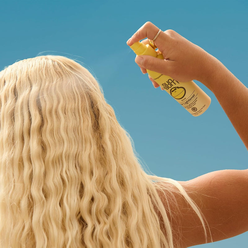 Sun Bum Spray aclarador para cabello rubio a castaño medio, protección UV, enriquecido con piña y limón Meyer, vegano, 4 onzas