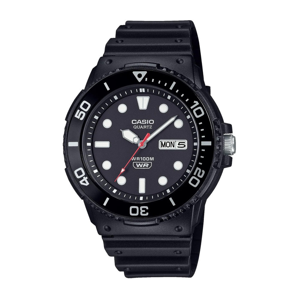 Reloj Casio MRW-230H resistente al agua, diseño inspirado en la marina con funciones prácticas para uso diario