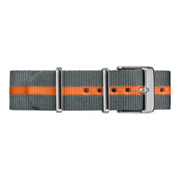 Reloj Timex Weekender Unisex con luz INDIGLO, correa de nailon ajustable, esfera gris y resistencia al agua