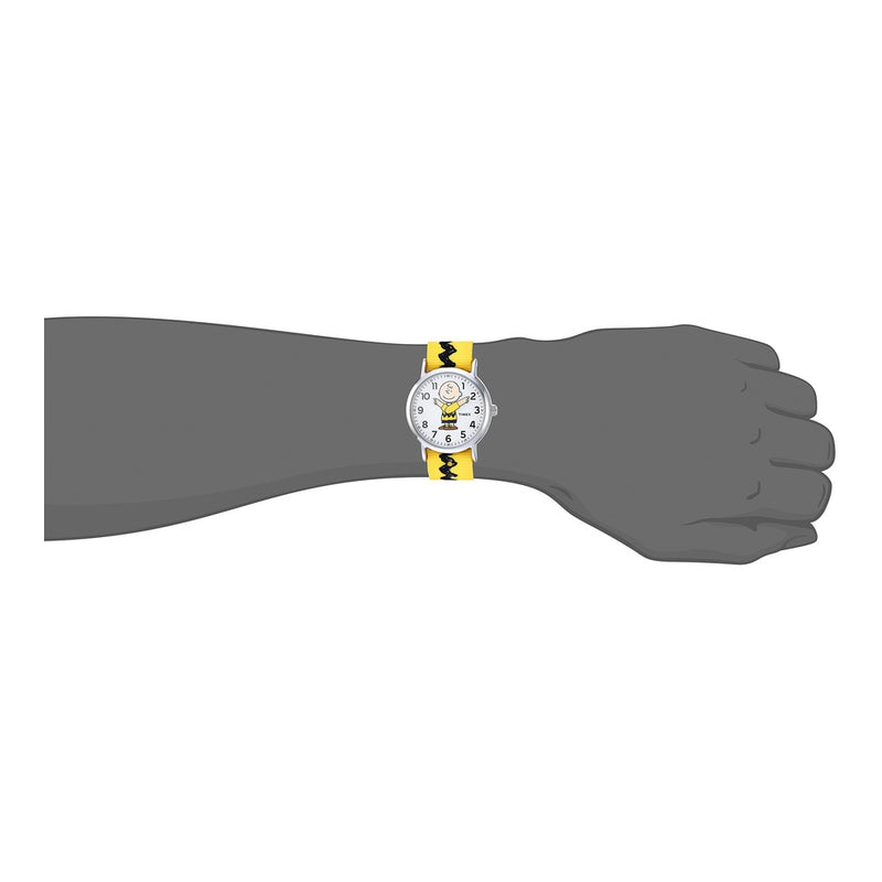 Timex x Peanuts Reloj Unisex Weekender con correa ajustable de nailon, esfera de Charlie Brown y luz nocturna Indiglo
