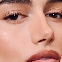 RHODE - Peptide Lip Shape COLOR Lean - marrón medio cálido
