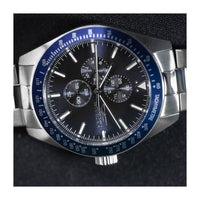 Reloj Invicta Aviator para hombres en acero inoxidable plata con esfera azul, movimiento de cuarzo y hebilla de espiga