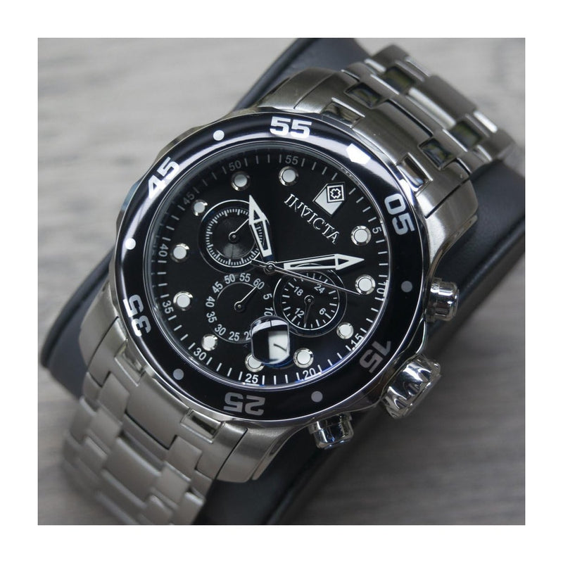Reloj cronógrafo Invicta Pro Diver con correa de acero inoxidable, modelo plateado, ideal para actividades acuáticas