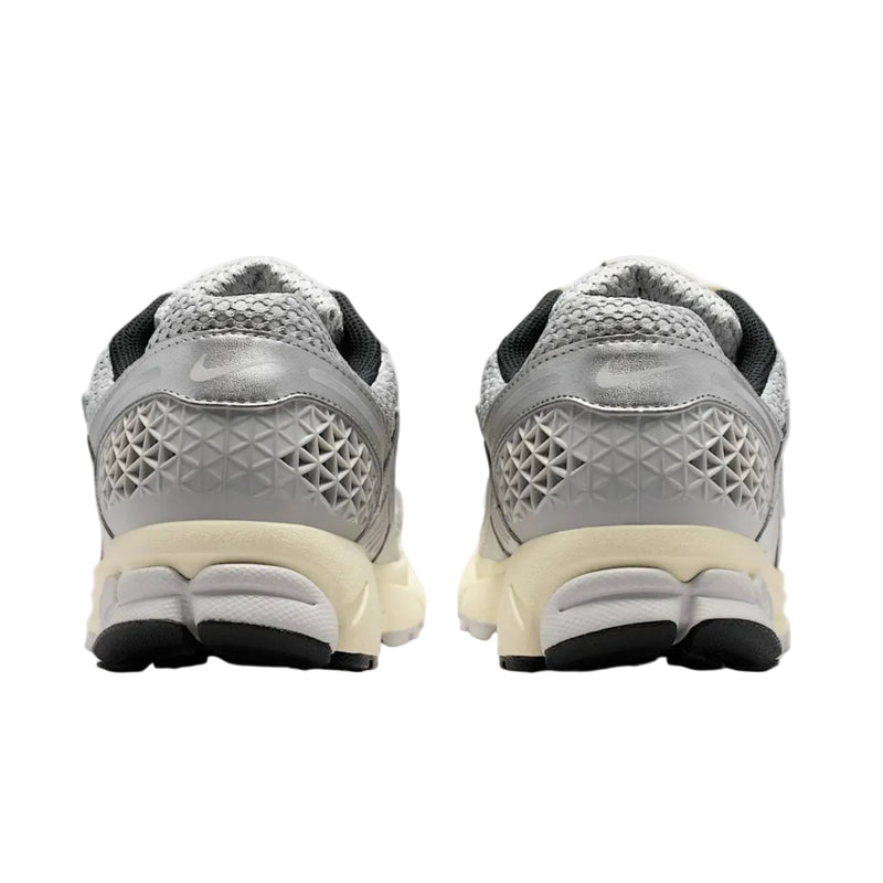 Nike Zoom Vomero 5 Gris Niebla - Detalle suela
