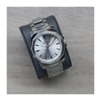 Invicta Speedway Reloj de cuarzo para hombre con correa de acero inoxidable y cierre de botón plegable