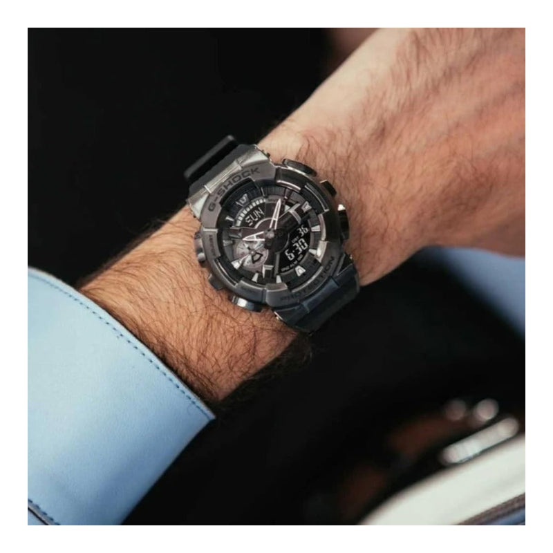Reloj analógico-digital Casio G-Shock GM110-1A para hombre, moderno, con correa de resina negra y bisel de acero inoxidable