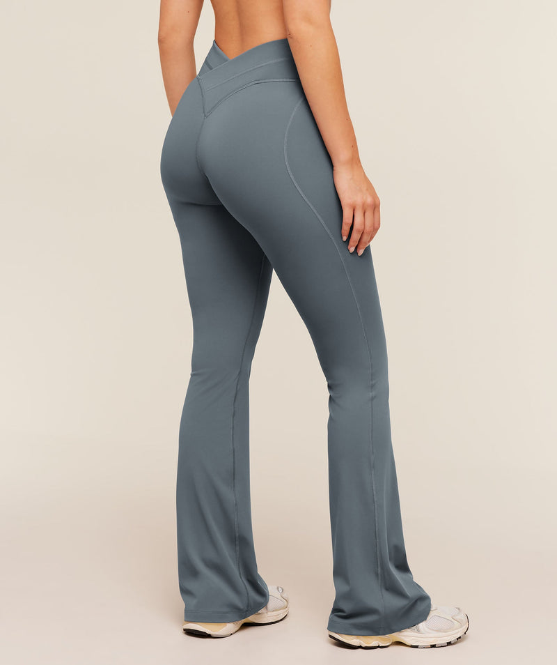 Gymshark Leggings acampanados con espalda cruzada