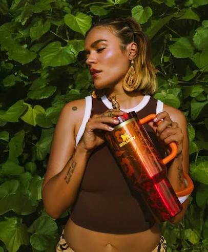 Stanley x KAROL G Quencher H2.O FlowState Vaso Térmico 40 oz