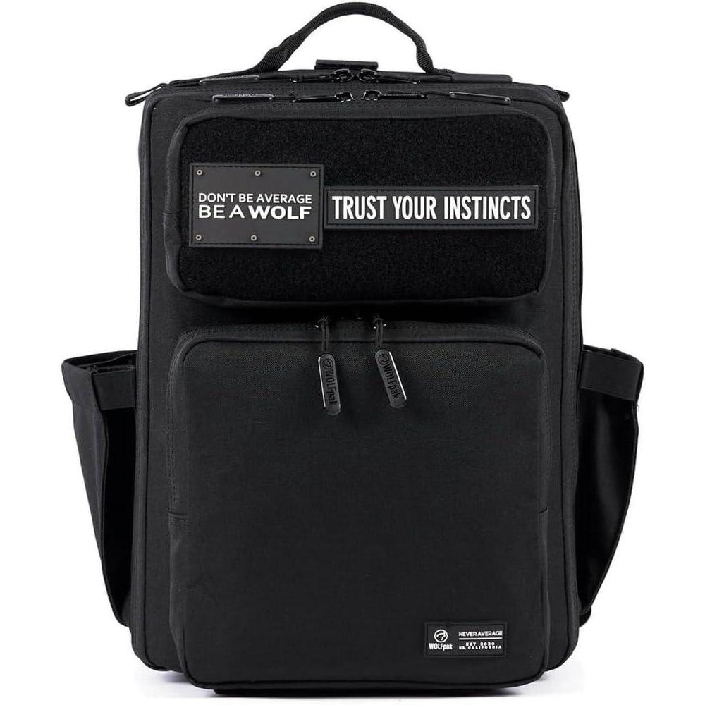 Mochila táctica impermeable WOLFpak con capacidad de 15L, diseño en color negro, personalizable y durable