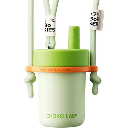 Botella de agua para niños de acero inoxidable, correa y tapa botón, diseño portátil y seguro para viajes, verde matcha