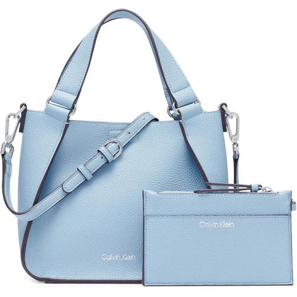 Bolso Crossbody Calvin Klein Estelle Novelty, cuero vegano, elegante, funcional y fácil de mantener, ideal para cualquier ocasión