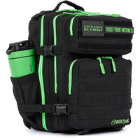 WOLFpak Mochila 25L negro verde neón, resistente al agua, personalizada con parches, ideal para viajes y uso diario