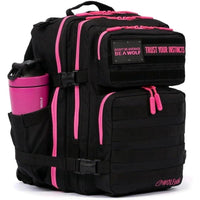 Mochila WOLFpak, versátil y resistente al agua, ideal para viajes o uso diario, con capacidad de personalización y compartimento para laptop