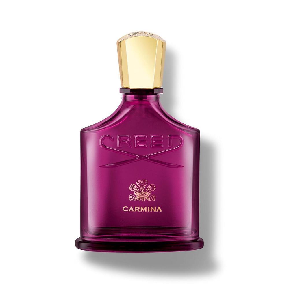 Creed Carmina, un perfume de lujo para mujer que combina fragancias florales y amaderadas, ideal para resaltar elegancia y personalidad