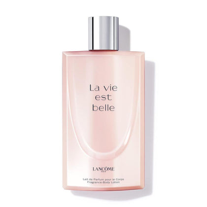 Lancôme Loción corporal perfumada La Vie Est Belle suaviza e hidrata con aroma a iris, pachulí, vainilla y azúcar hilado