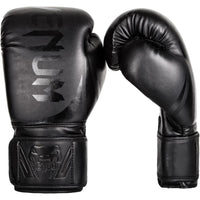 Guantes de boxeo Venum Challenger 2.0 de cuero sintético con ajuste seguro y diseño en negro