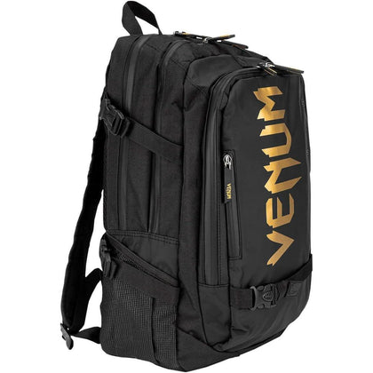 Mochila Venum Challenger Pro Evo con diseño ergonómico, correas ajustables y capacidad de 22,5 litros