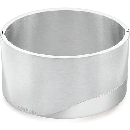 Pulsera para mujer de Calvin Klein con diseño minimalista y elegantes acabados contrastantes, ideal para cualquier ocasión