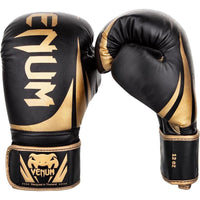 Guantes de boxeo Venum Challenger 2.0 en color negro y dorado, diseño atractivo y seguro para entrenamiento