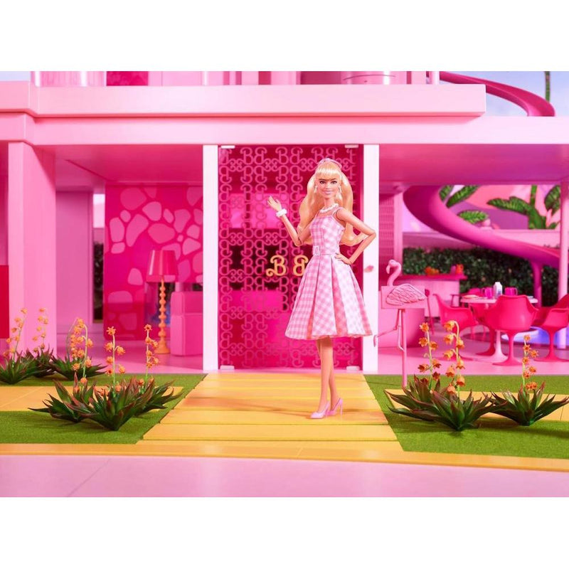 Muñeca Barbie The Movie de Margot Robbie, coleccionable con vestido de cuadros vichy rosa y collar de margaritas