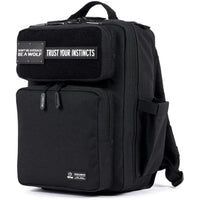 Mochila táctica impermeable WOLFpak con capacidad de 15L, diseño en color negro, personalizable y durable