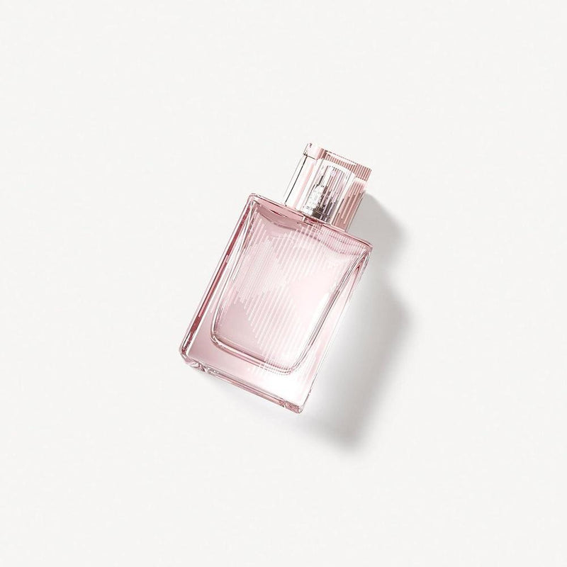 Burberry Brit Sheer Eau de Toilette - Fragancia floral para mujer con notas de uva negra, peonía rosa y almizcle blanco