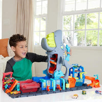 Set de pista Hot Wheels City con lavado de autos Shark Ultra, vehículo a escala 1:64 color cambiante y almacenamiento