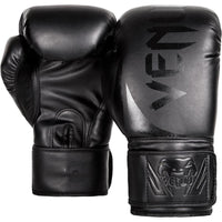 Guantes de boxeo Venum Challenger 2.0 de cuero sintético con ajuste seguro y diseño en negro