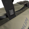 Venum Bolsa deportiva Trainer Lite Evo, amplia capacidad y ventilación con correa ajustable y acolchada
