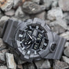 Reloj Casio G-Shock 700UC para hombre, resistente al agua y golpes, con correa y caja de resina, y movimiento de cuarzo