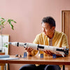 LEGO 92176 Ideas NASA Apollo Saturn V, cohete espacial y vehículos, set de construcción de coleccionista con soporte de exhibición