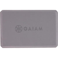 Gaiam Bloque de yoga – Espuma EVA sin látex – Superficie suave antideslizante con bordes biselados para yoga, pilates y meditación