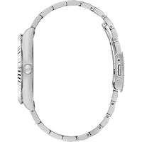 Reloj analógico GUESS plateado con pulsera de eslabones, caja de acero inoxidable y resistencia al agua