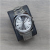Invicta Speedway Reloj de cuarzo para hombre con correa de acero inoxidable y cierre de botón plegable