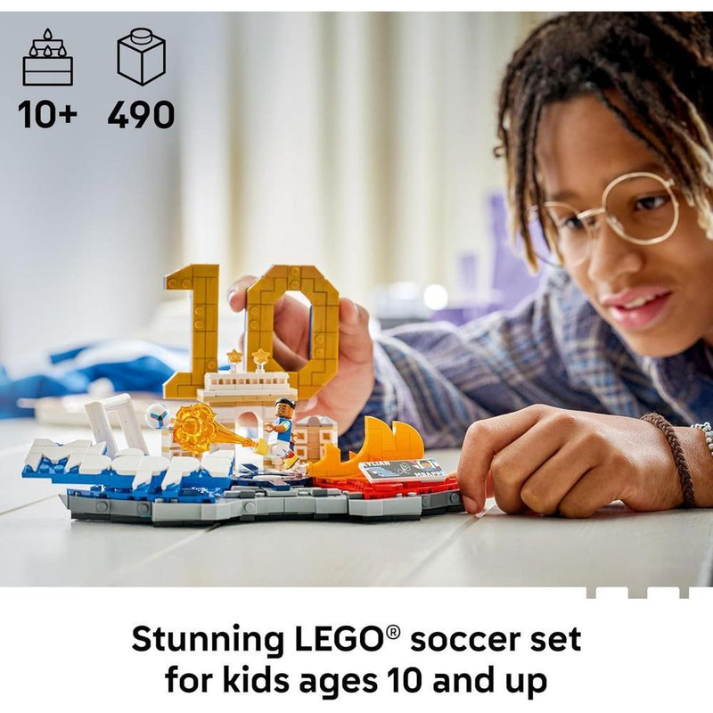 LEGO Editions Kylian Mbappé - Juego de construcción para niños y niñas, regalo de fútbol coleccionable con placa y decoración