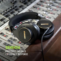 Shure SRH840A - Auriculares cableados para escucha crítica y monitoreo, diseño ajustable, plegable, sonido superior.